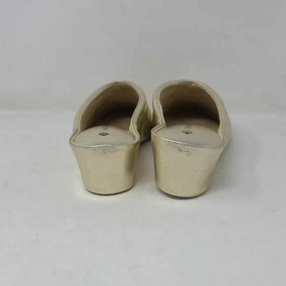 Jacques Levine Elegant Women's Gold Quilted Slippers Size 8 - Picture 4 of 6